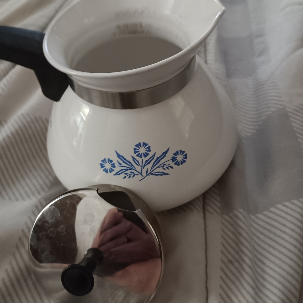Circa 1970 Corningware teapot - Picture 6 of 10